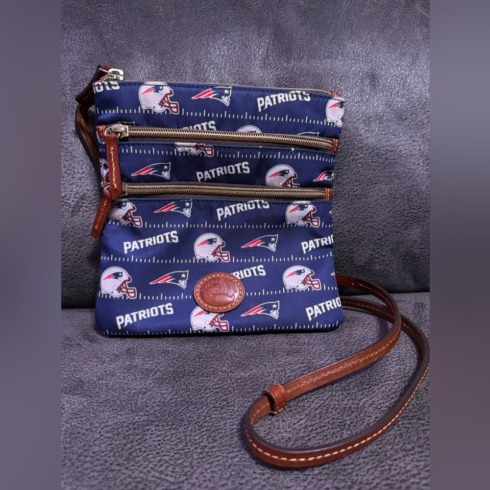 Dooney & Bourke New England Patriots NFL crossbody